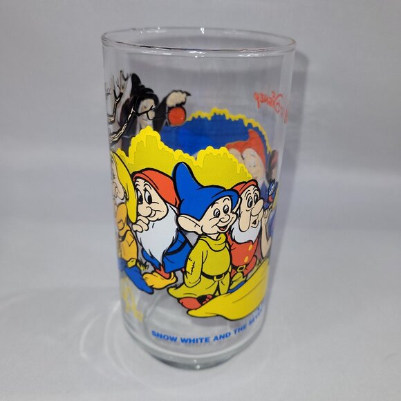 McDonalds Walt Disney Snow White & 7 Dwarfs 1980s Vintage 5.75" Coca Cola Glass - Picture 1 of 1